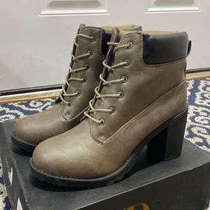 Womens heeled boots